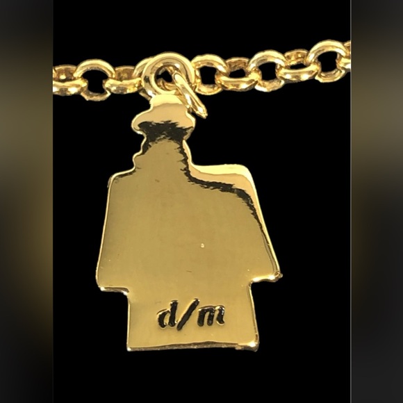 THE DANBURY MINT PEANUTS
CHARMS BRACELET GOLD WITH RHINESTONE RARE/ COLLECTIBLE - Picture 15 of 16